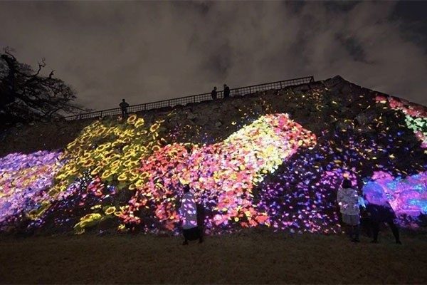 チームラボ 福岡城跡 光の祭 2019-2020 石垣