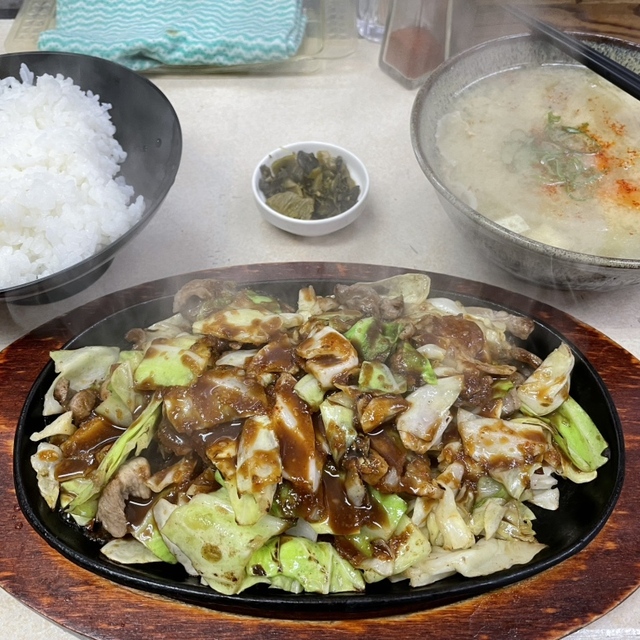 ホルモン定食 ぽんぽこ (春日原/ホルモン)