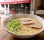 ふくちゃんラーメン田隈本店の豚骨ラーメンを実写参考で再構成したイメージ