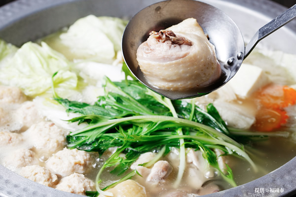 博多水炊きとは？普通の水炊きとの違い・歴史・食べ方を解説 | とくなび福岡