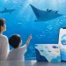 水族館の水槽とデジタル・カード型年間パスポートを表現したイラスト